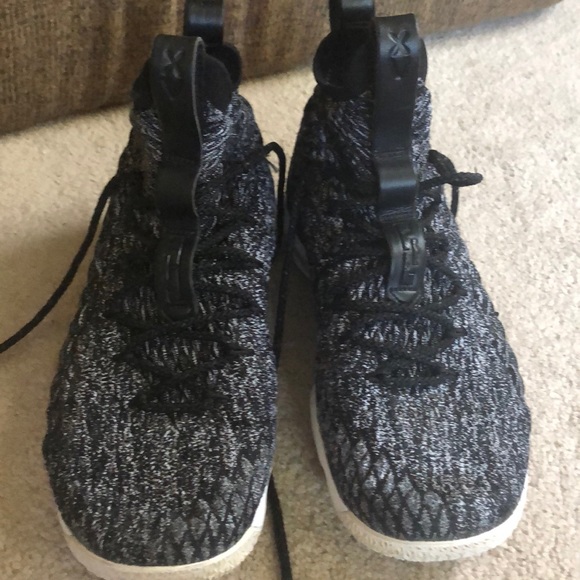 Lebron 15 Oreo - Picture 2 of 4